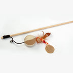 Baguette à plumes interactive pour chat