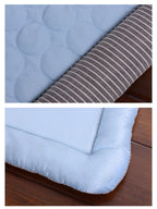 Coussin rafraîchissant en soie glacée rayé