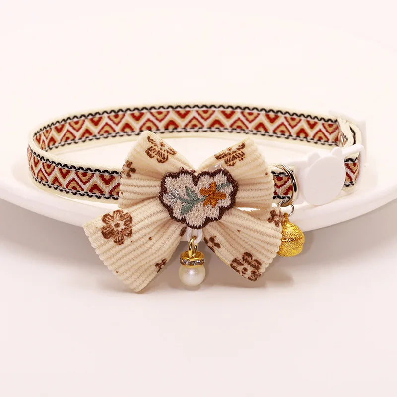Collier Chat Nœud Papillon Dentelle & Clochette