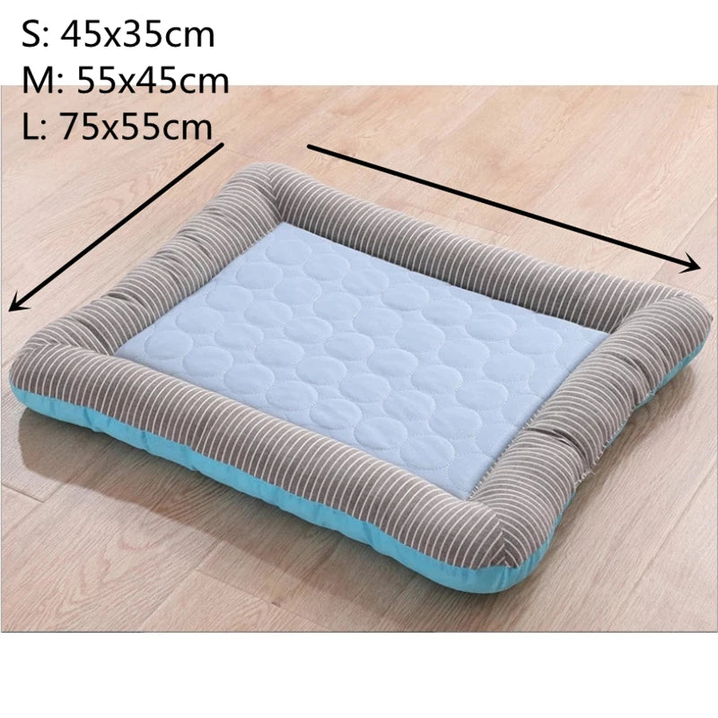 Coussin rafraîchissant en soie glacée rayé