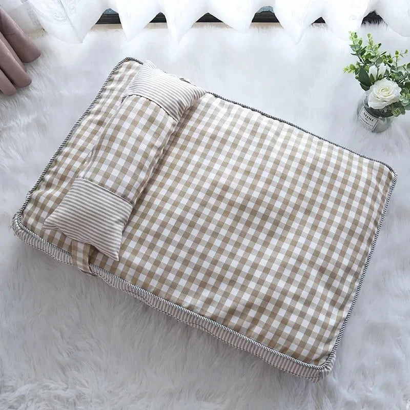 Coussin matelassé à carreaux avec oreiller pour chien et chat