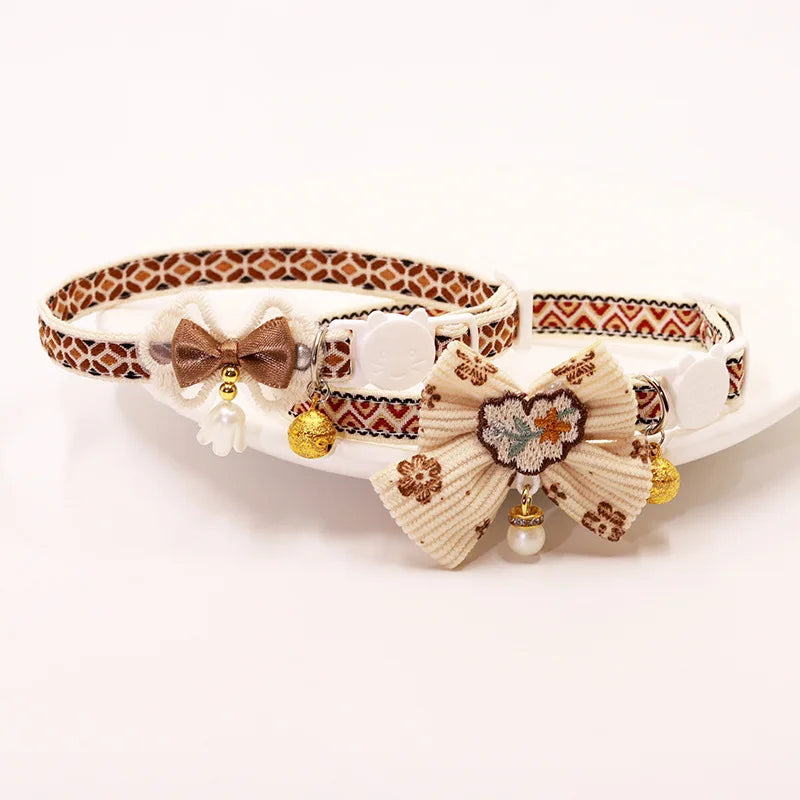 Collier Chat Nœud Papillon Dentelle & Clochette