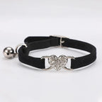 Collier velours cœur strass avec cloche