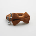 Collier en velours avec clochette et nœud papillon pour chat