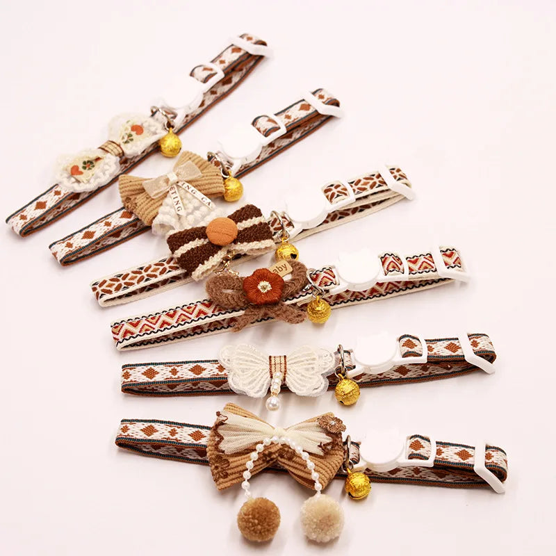 Collier Chat Nœud Papillon Dentelle & Clochette