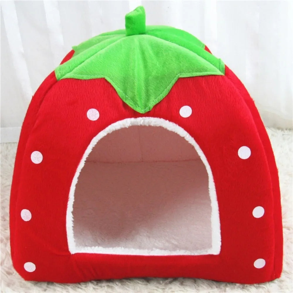 Maison d’intérieur en peluche forme fraise ou léopard