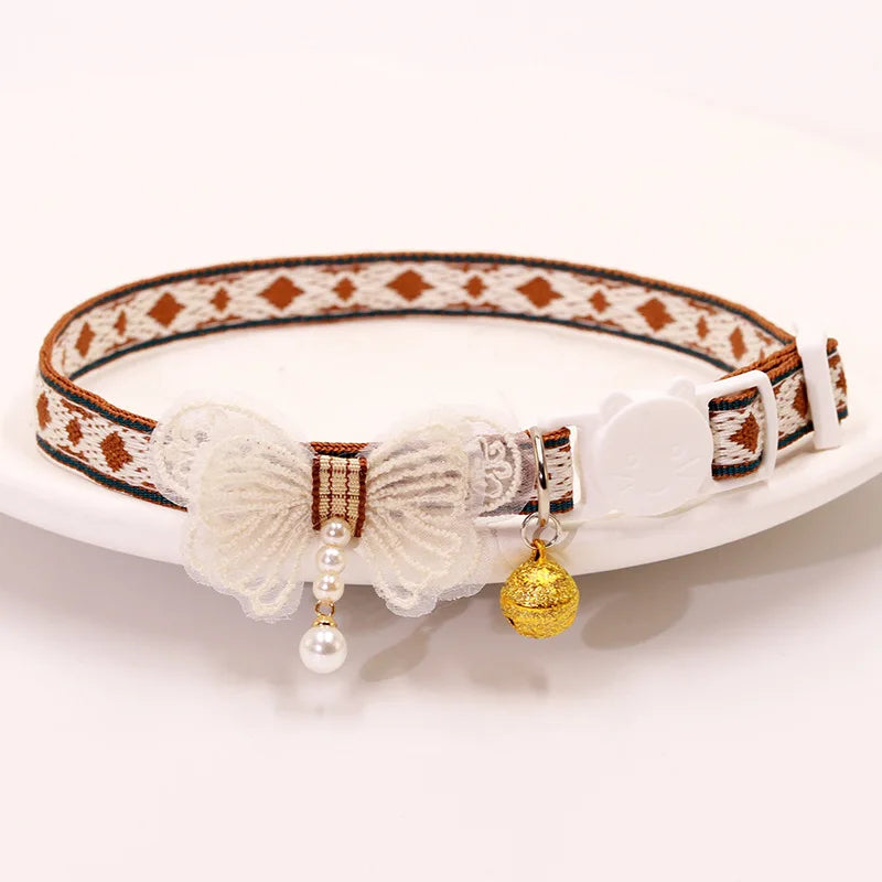 Collier Chat Nœud Papillon Dentelle & Clochette
