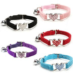 Collier velours cœur strass avec cloche