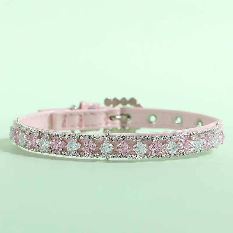 Collier perles et strass pour chat