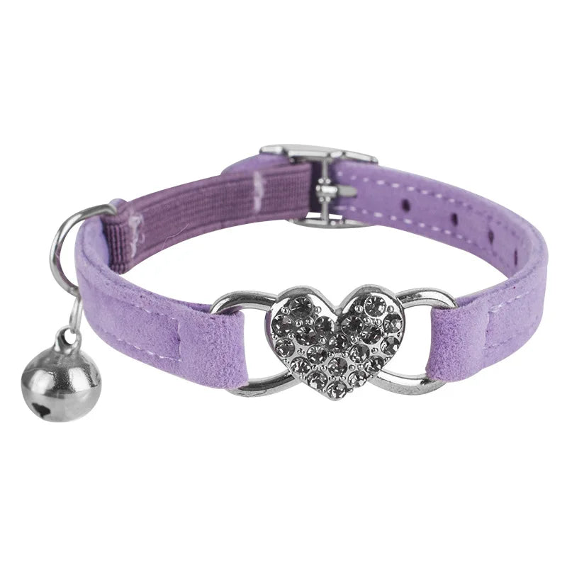 Collier velours cœur strass avec cloche