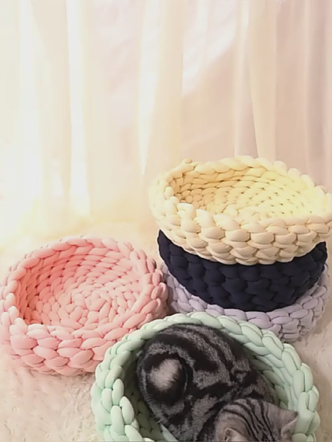 Panier rond tressé ultra doux pour chat