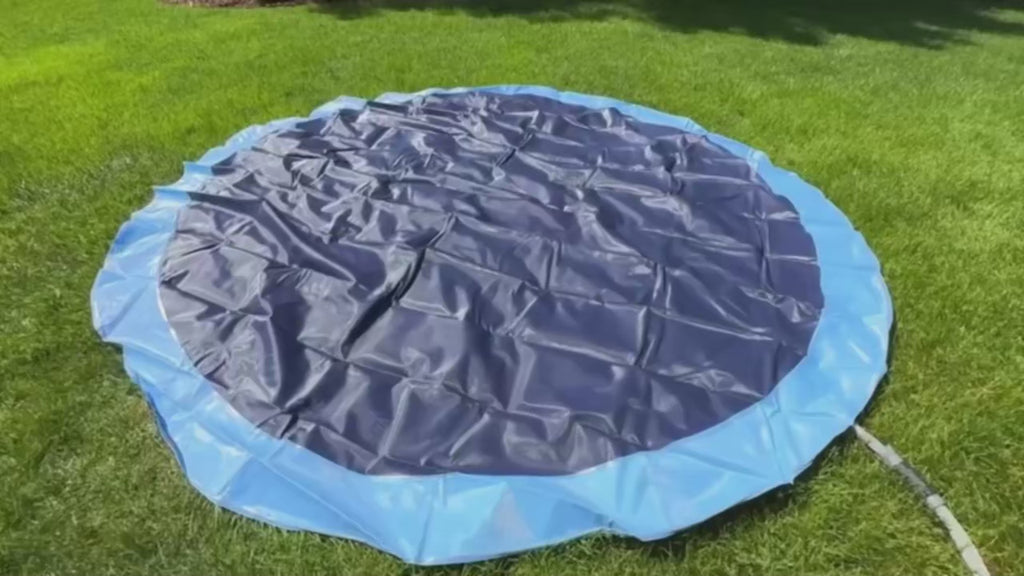 Tapis de jeu aquatique à jets d'eau - chien