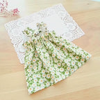 Robe fleurie pour chat